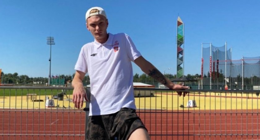 Kacper Lemieszek na stadionie w Gyór (Węgry)