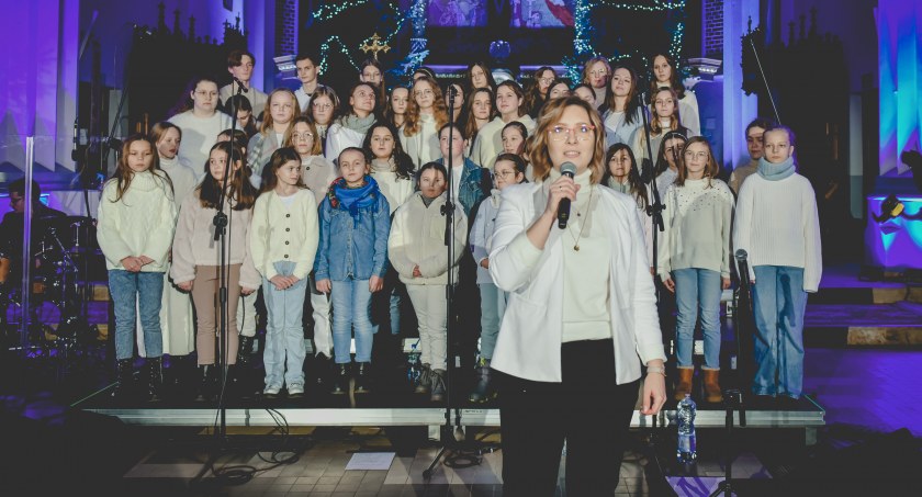 Fot. Koncert Scholi Niebieskie Owieczki w kościele Najświetszego Zbawiciela w Rykach