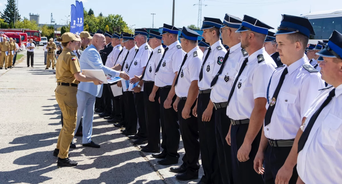 Straż i Policja, jednostek nowym sprzętem - zdjęcie, fotografia