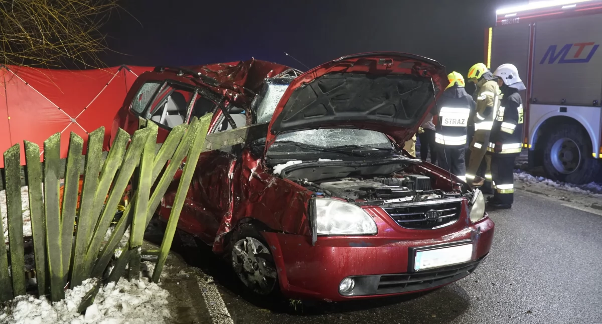 Wypadki Drogowe, Tragedia drodze żyje letni pasażer letni kierowca trafił szpitala - zdjęcie, fotografia