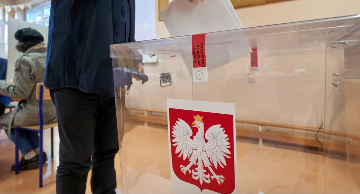 Polityka, Wybory Karol Nawrocki wygrywa Dęblinie Trzaskowski mocnym wynikiem - zdjęcie, fotografia