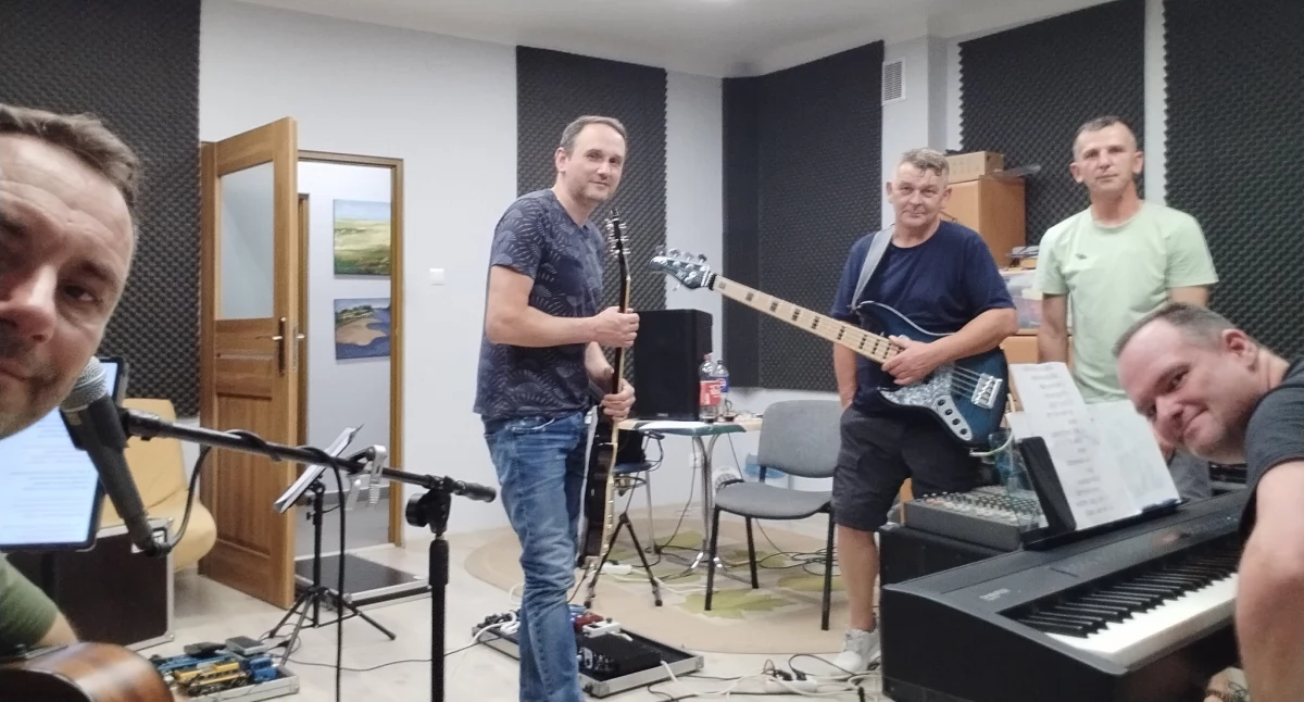 Wydarzenia Kulturalne, Zaproszenie koncert „Dęblin Skrzydłach Piosenki” - zdjęcie, fotografia