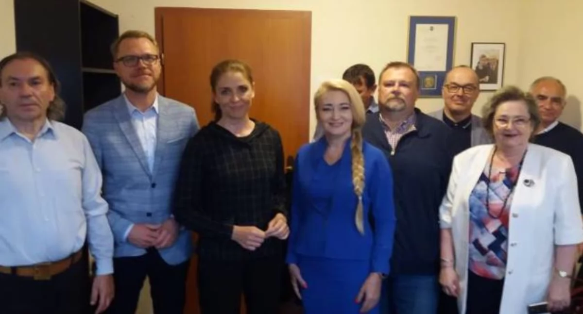 Polityka, Posłowie otworzyli biuro Puławach - zdjęcie, fotografia