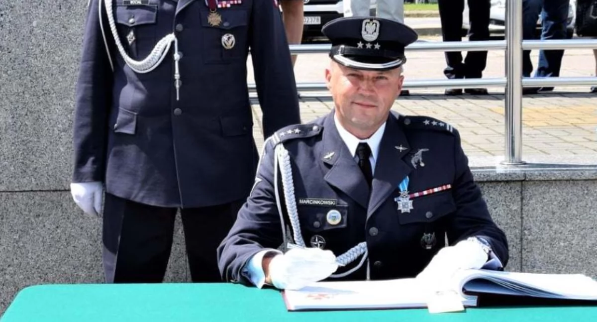 Wojsko i WOT, Dowodzenie bazą objął pilot - zdjęcie, fotografia