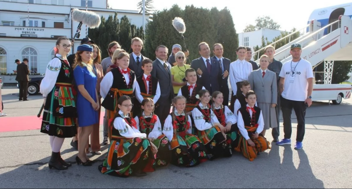 Społeczeństwo, Dęblin złotym ekranie - zdjęcie, fotografia