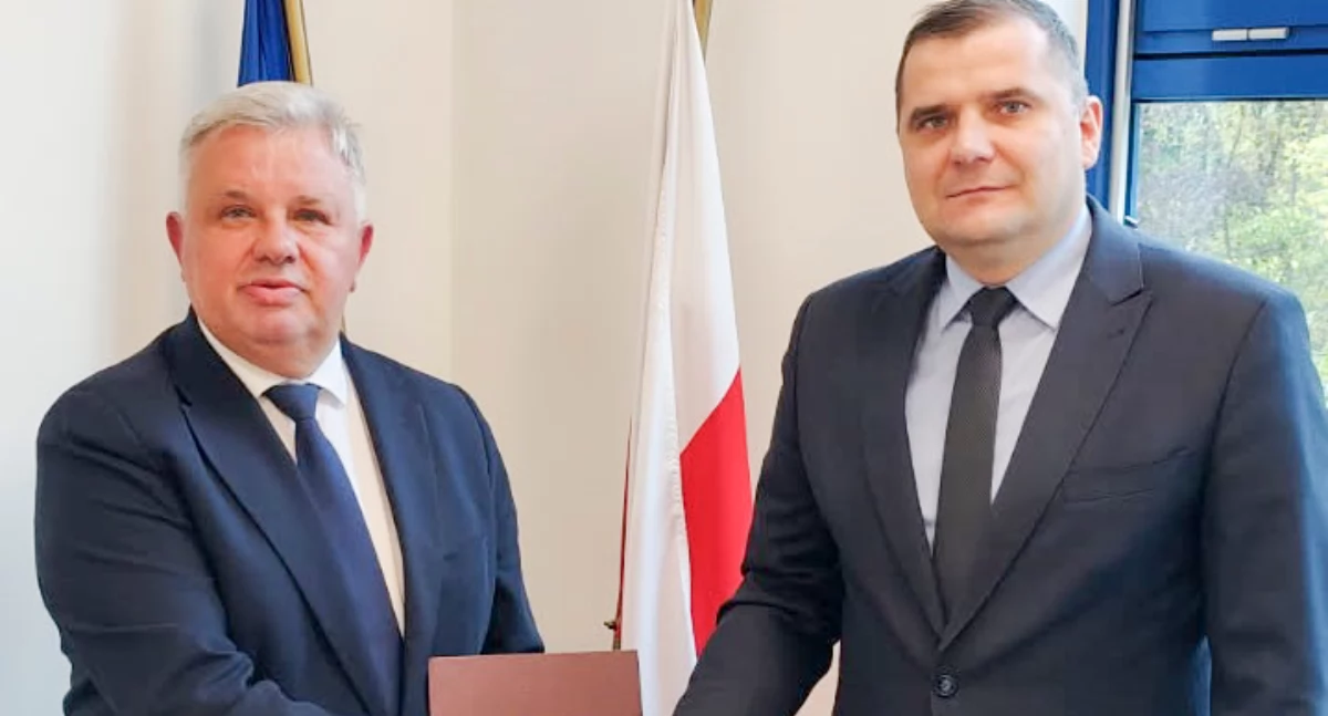 Samorządy i Instytucje, miliona złotych pomoc seniorom! Gmina zapewni usługi opiekuńcze sprzęt rehabilitacyjny - zdjęcie, fotografia