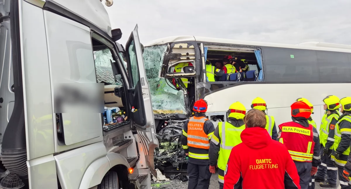 Wypadki Drogowe, Tragedia Austrii Kierowca ciężarówki powiatu ryckiego walczy życie! - zdjęcie, fotografia