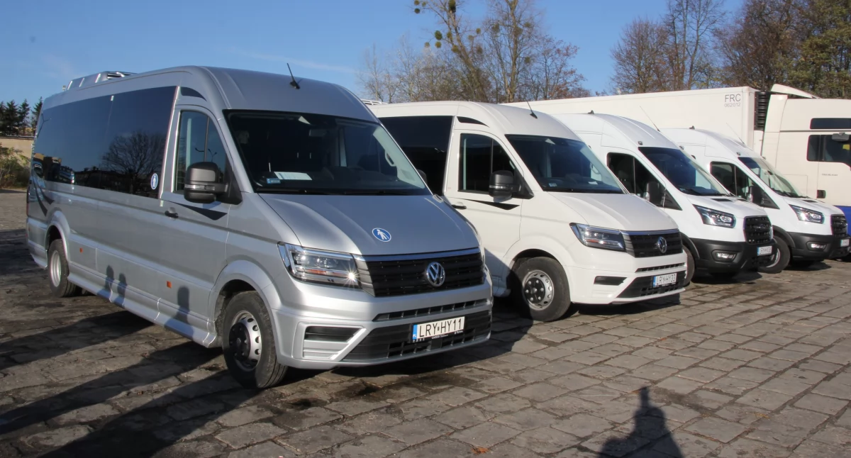 Samorządy i Instytucje, dzień Wszystkich Świętych uruchamiają darmowe autobusy - zdjęcie, fotografia