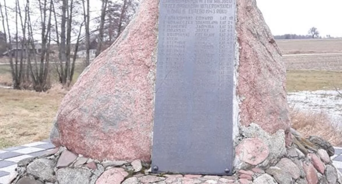 Niemiecka pacyfikacja Lenda Wielkiego została po latach upamiętniona obeliskiem. Zostały na niej wypisane wszystkie ofiary tamtego makabrycznego, lutowego dnia. Ustawione przy pomniku znicze wciąż świadczą o tym, że pamięć o pomordowanych w okolicy wciąż trwa