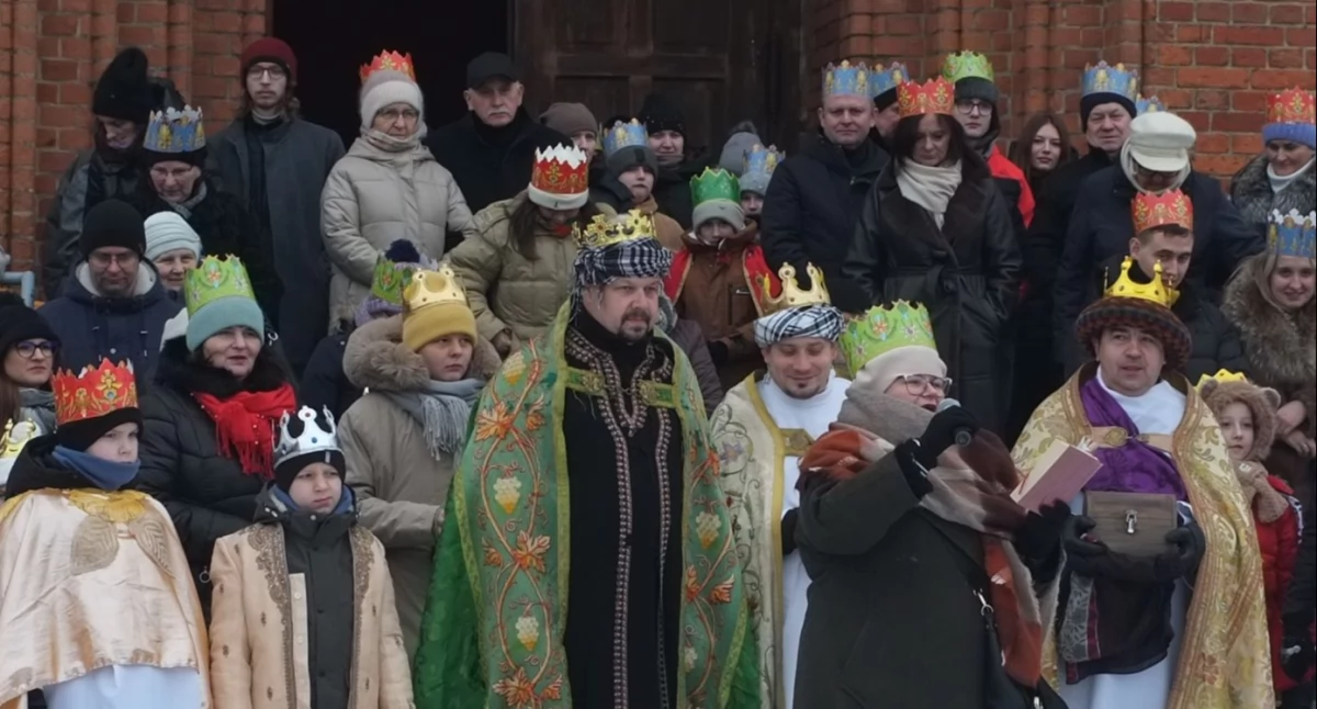 Na czele orszaku tradycyjnie podążali Trzej Mędrcy