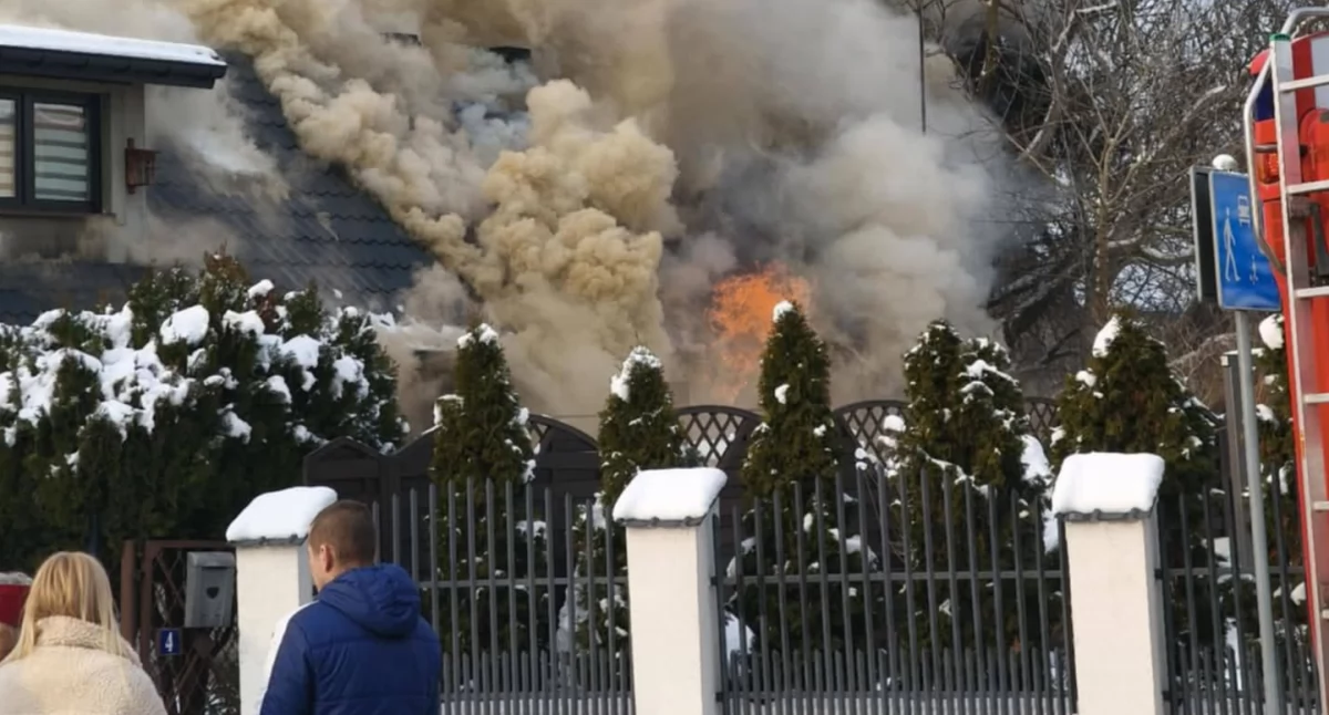 Społeczeństwo, Pożar ulicy Wiatracznej Dęblinie zbiórka poszkodowanych rodzin - zdjęcie, fotografia