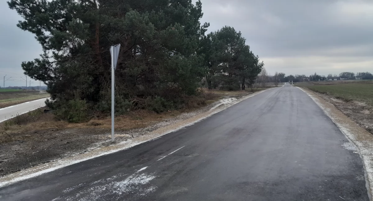 Inwestycje, droga Kletni Gmina Stężyca zadbała komfort bezpieczeństwo - zdjęcie, fotografia
