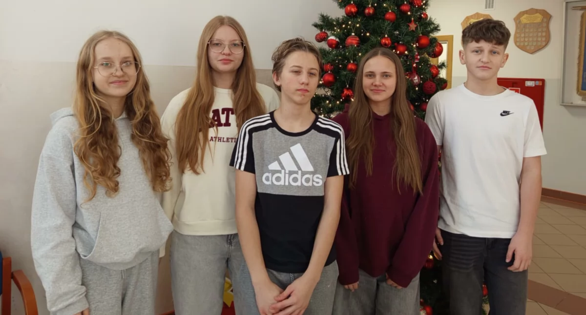 Szkoły i Przedszkola, Wysiłek opłaca się! Uczniowie Nowej Rokitni nagrodzeni - zdjęcie, fotografia