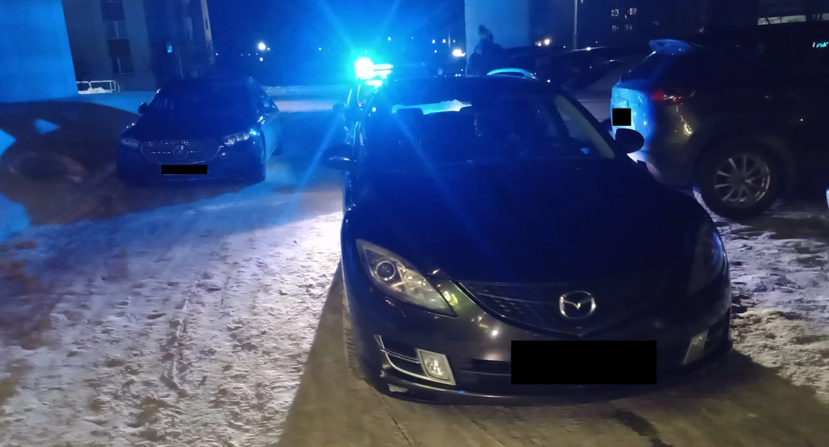 Wypadki Drogowe, Pijana kierująca Rykach uszkodziła samochody parkingu - zdjęcie, fotografia