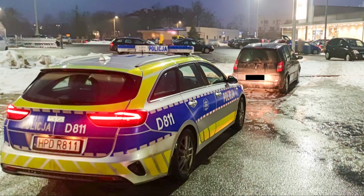 Zdjcie: Po krótkim pościgu pojazd został zatrzymany na jednym z parkingów przy ulicy 15 Pułku Piechoty Wilków w Dęblinie