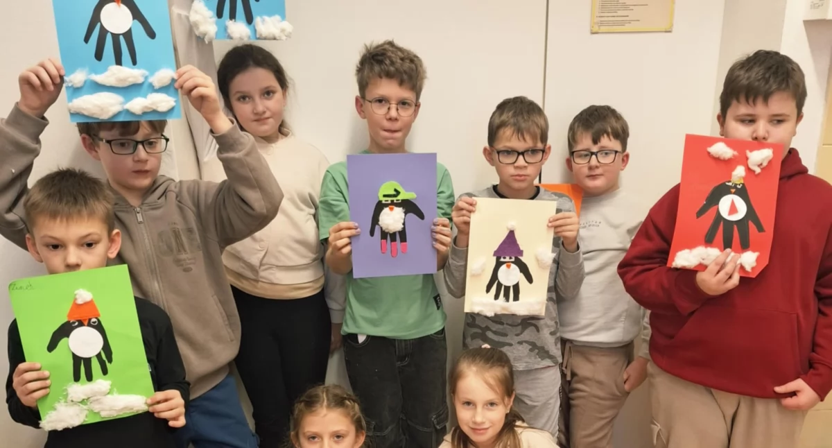 Szkoły i Przedszkola, Czwartki pełne uśmiechu! Spotkania które rozwijają bawią - zdjęcie, fotografia
