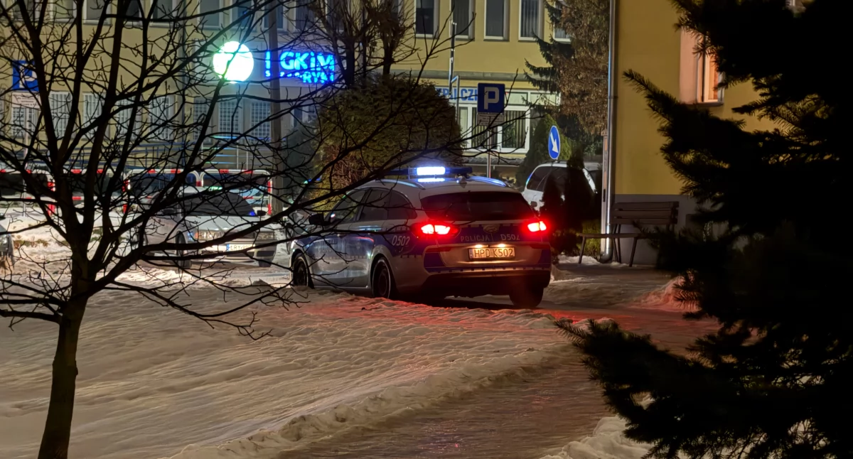 Kryminalne, Makabryczne odkrycie jednym mieszkań Straż siłowo dostała środka - zdjęcie, fotografia