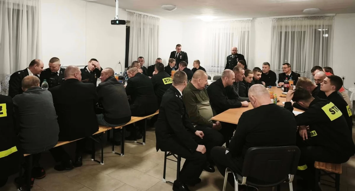 Straż i Policja, Zarząd Podsumowanie Zebraniu Sobieszyn - zdjęcie, fotografia