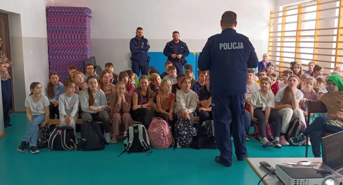 Społeczeństwo, Internet anonimowy lekcja młodych internautów - zdjęcie, fotografia