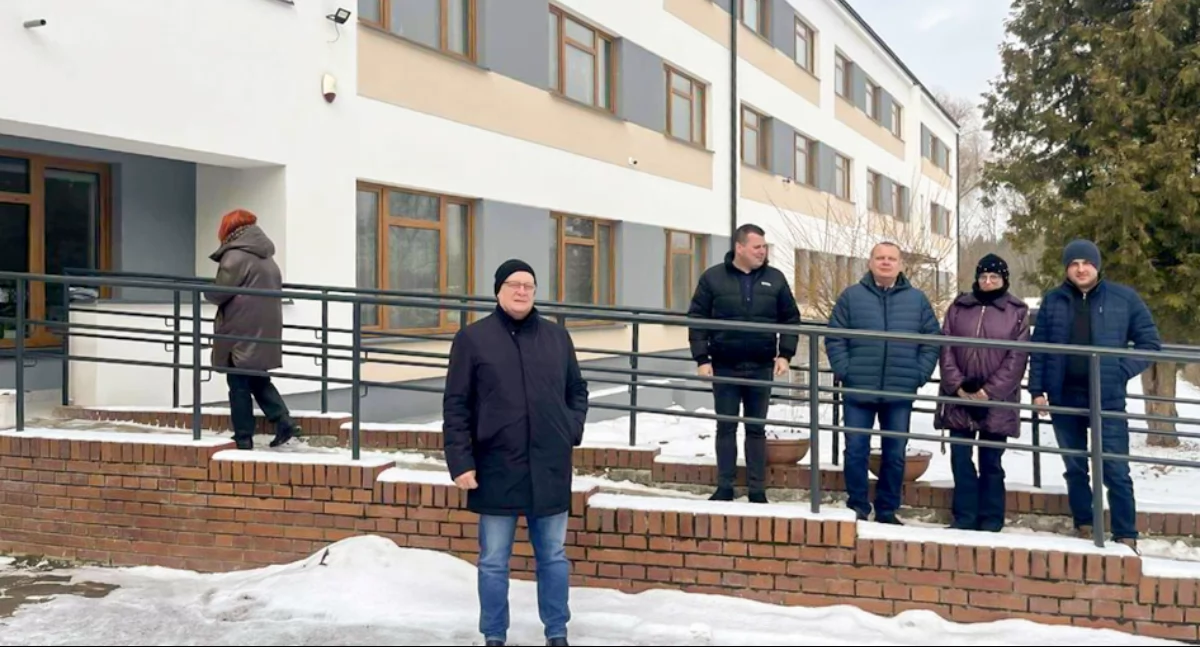 Inwestycje, Powiat rycki inwestuje nowoczesne termomodernizację szkół - zdjęcie, fotografia