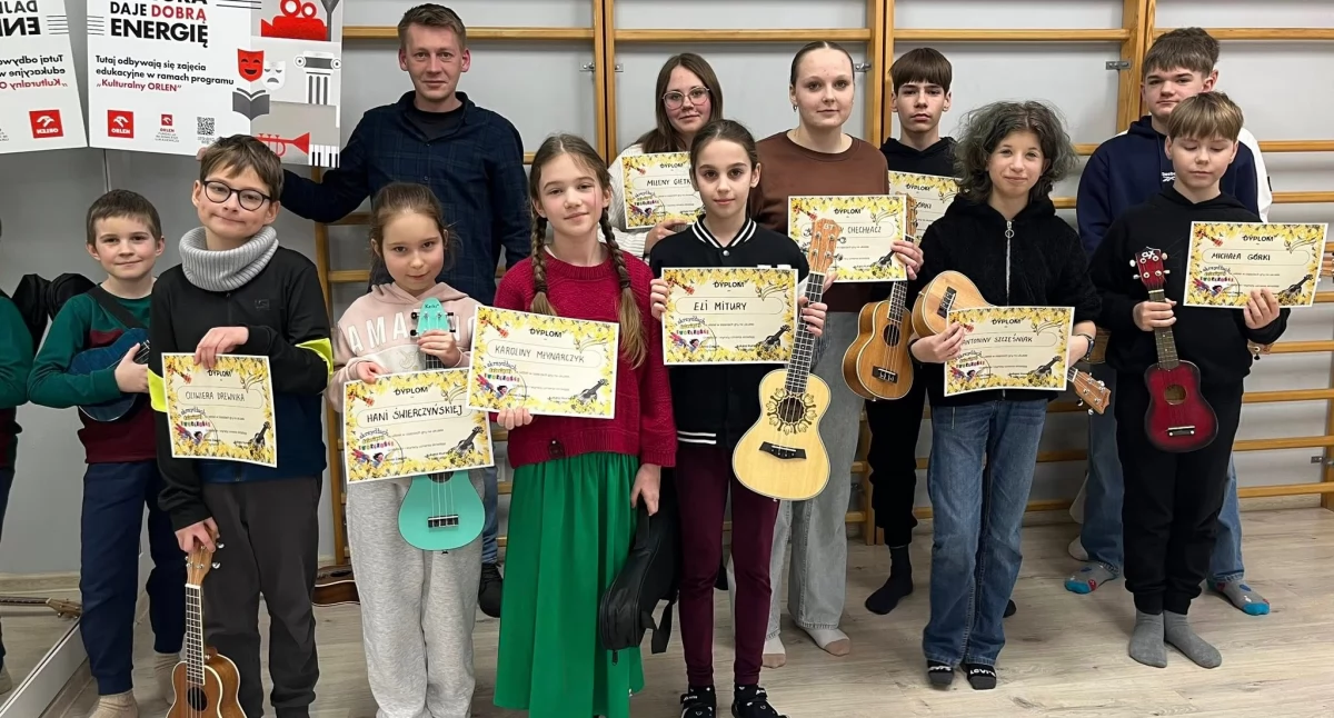 Społeczeństwo, Ukulele podbiło serca dzieci Finał muzycznych zajęć - zdjęcie, fotografia