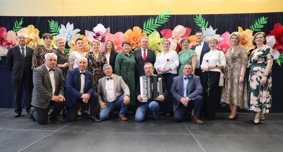 Uroczystości, Gminne Święto Kobiet! Muzyka taniec pasja lokalnych mieszkanek - zdjęcie, fotografia
