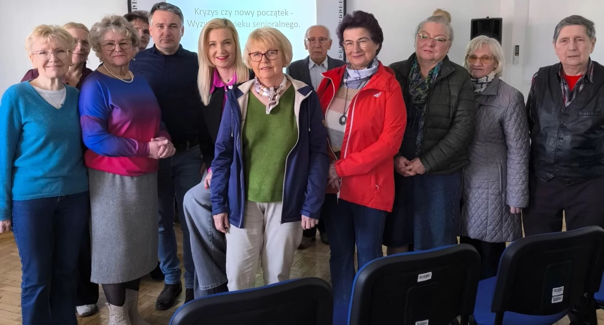 Społeczeństwo, Kryzys szansa Seniorzy odkrywają możliwości - zdjęcie, fotografia