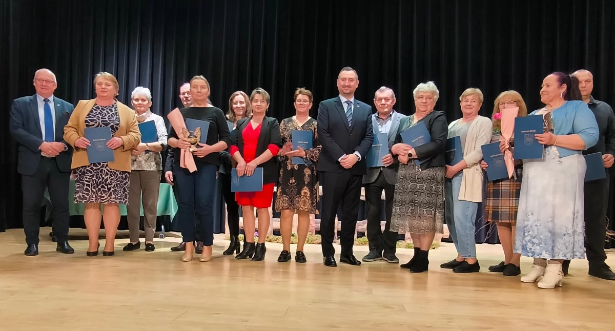 Uroczystości, Sołtysi medal! Pierwsze Forum Powiatu Ryckiego Ułężu - zdjęcie, fotografia