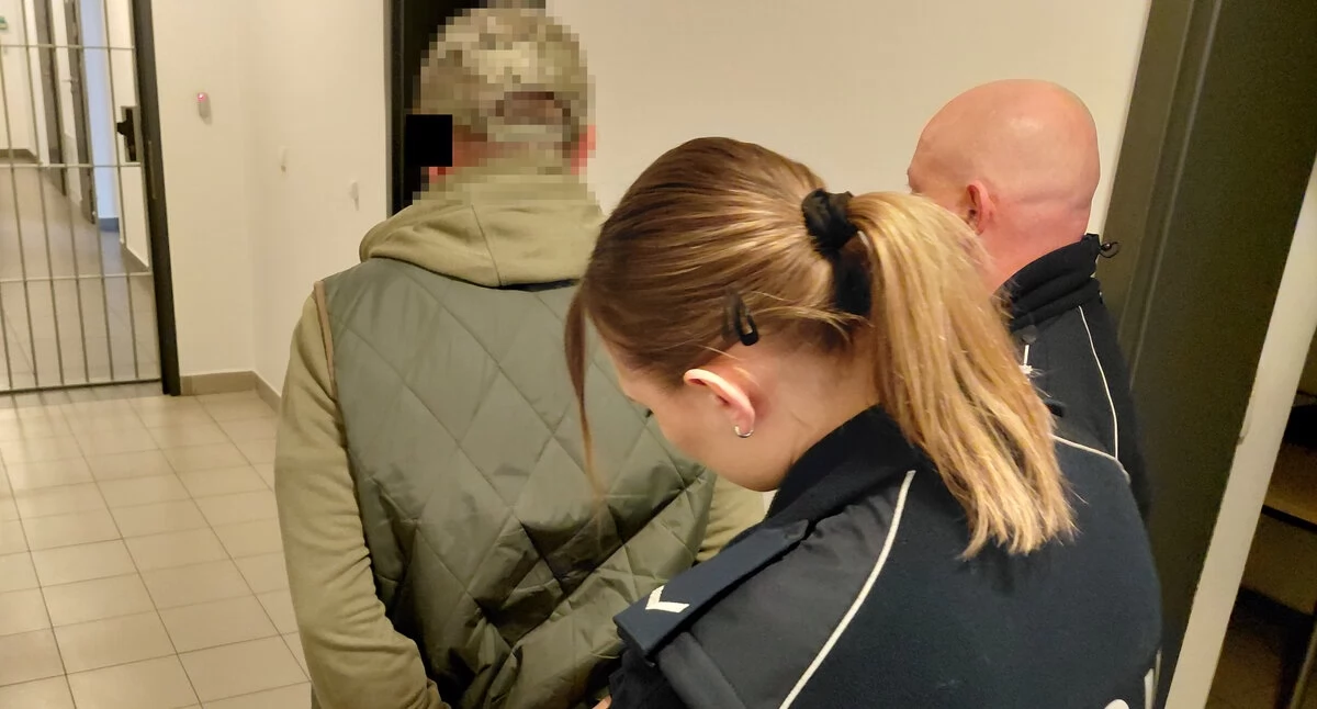 Kryminalne, latek aresztowany przemoc wobec bliskich zniszczenie mienia - zdjęcie, fotografia