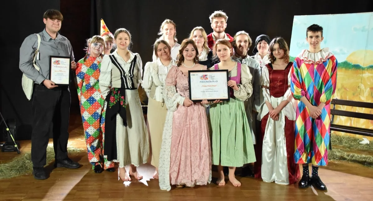 Wydarzenia Kulturalne, Młodzi artyści zdobywają nagrodę festiwalu teatralnym - zdjęcie, fotografia
