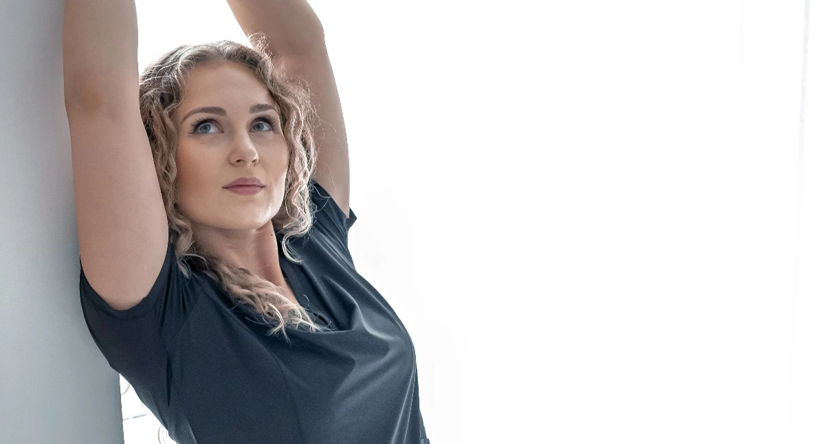 Artykuł Sponsorowany, Taliowane stylowe scrubsy damskie premium zmienia odzież medyczną Poznaj Meditrendy - zdjęcie, fotografia