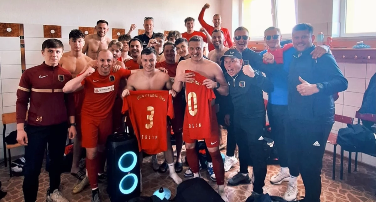 Czarni zagrali w składzie: Sikora, Szlendak, Zagozdzon, Moczulski, Kajka-Cienkowski, Łubianka, Surmacz, Milde, Osojca oraz Lisowski. W trakcie meczu na boisku pojawili się także Stefaniak, Pataj, Olender, Kujda, Pielak i Świątek.
