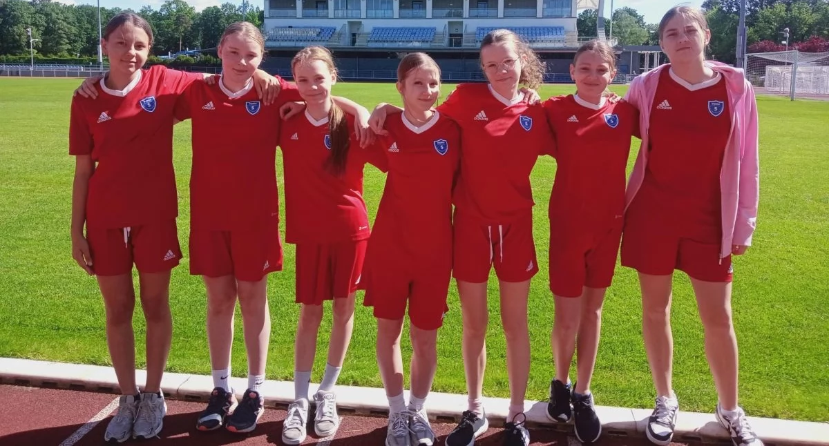 Lekkoatletyka, Uczennice Dęblinie czołówce rejonu Czwarte miejsce czwórboju lekkoatletycznym - zdjęcie, fotografia