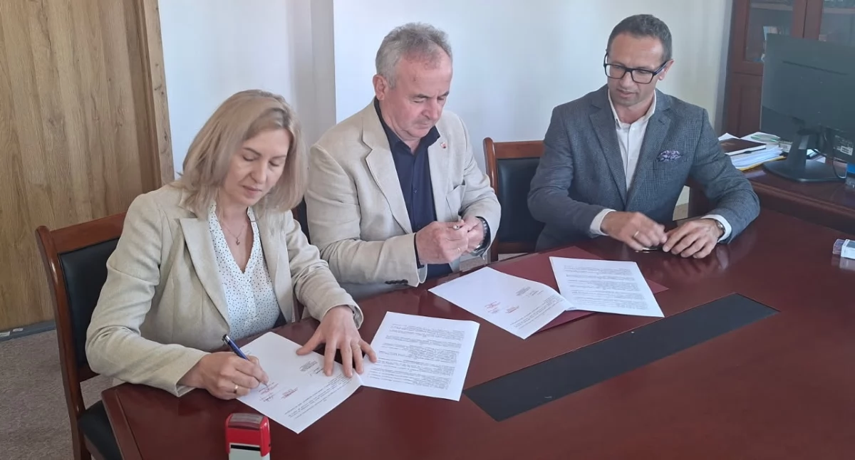 Inwestycje, Gmina Stężyca zakłada spółdzielnię energetyczną Rachunki prąd mogą spaść nawet procent - zdjęcie, fotografia