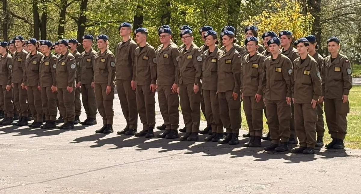 Szkoły i Przedszkola, Liceum Sobieszynie klasą mundurową policja Straż Graniczna ścieżka kariery - zdjęcie, fotografia
