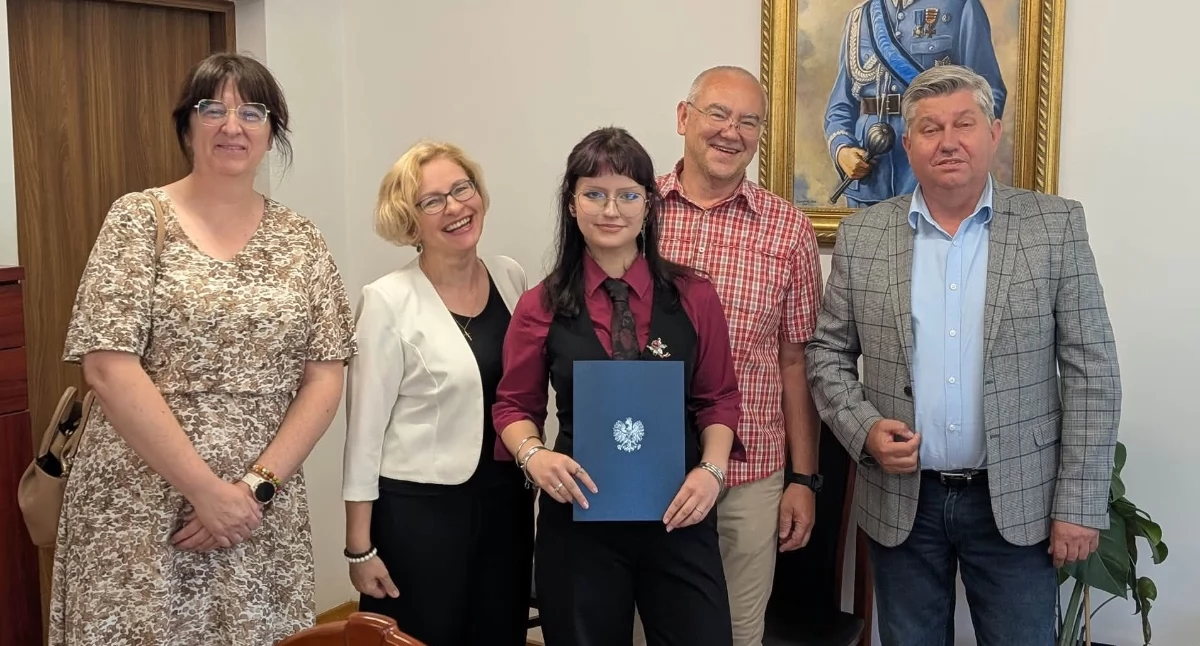 Szkoły i Przedszkola, Zofia Lipska najlepszym wynikiem egzaminu ósmoklasisty - zdjęcie, fotografia