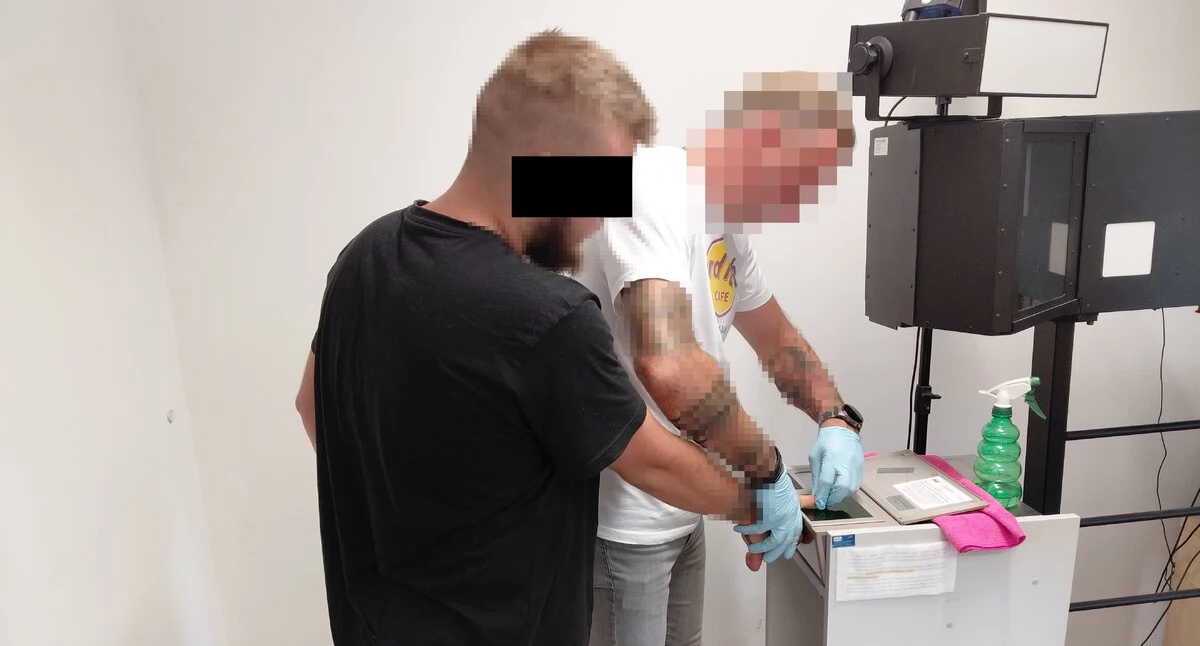 Straż i Policja, Jechał zakazem sądowym przekroczył prędkość trafił aresztu - zdjęcie, fotografia