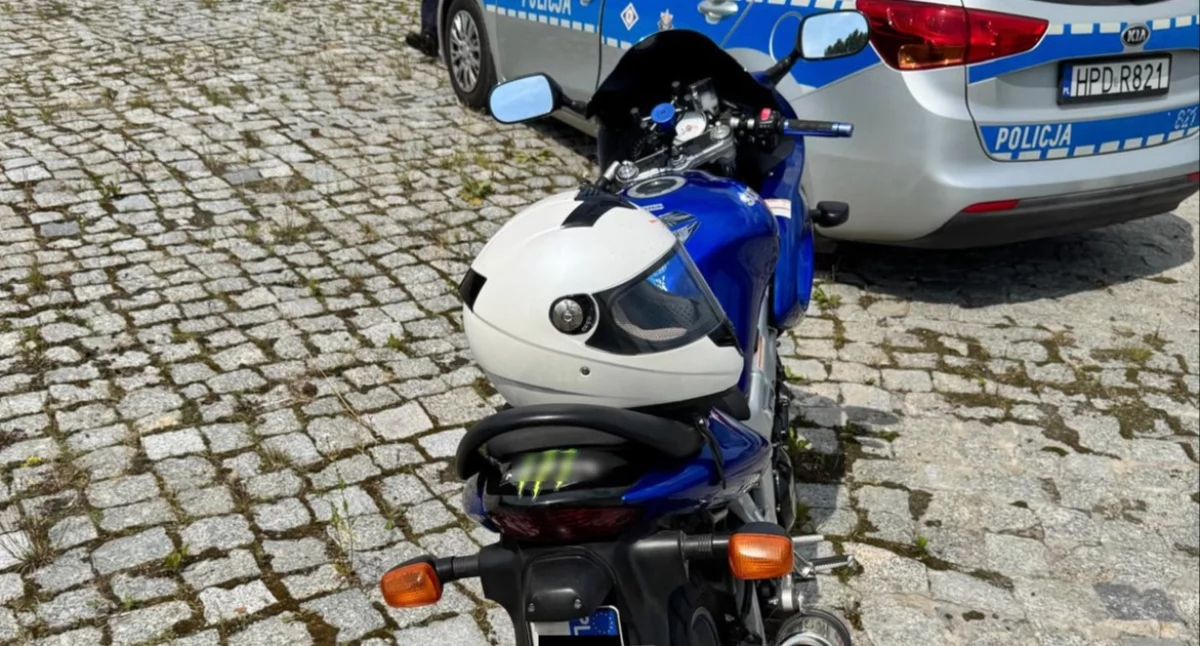 Kryminalne, Głośny wydech zwrócił uwagę policjantów Stężycy Hałas okazał najmniejszym problemem - zdjęcie, fotografia