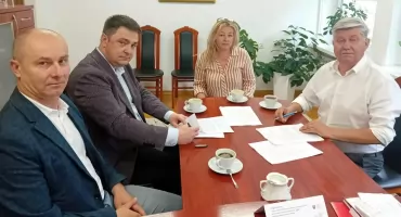 Nowe drogi w gminie Ryki. Burmistrz podpisał umowy za blisko 570 tys. zł