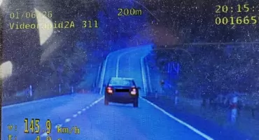 Trzy prawa jazdy zatrzymane na DK48. Kierowcy pędzili nawet 145 km/h