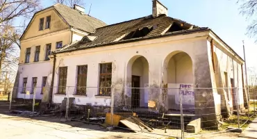 Gmina Ryki pyta mieszkańców o przyszłość dworca w Leopoldowie. Powstanie tam Centrum Kultury?