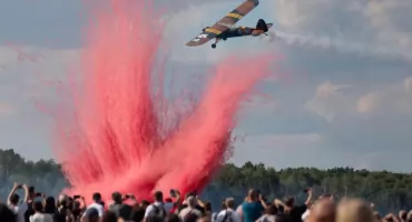 Gwiazdy na scenie i podniebne akrobacje. Galeria zdjęć z jubileuszu SM Ryki